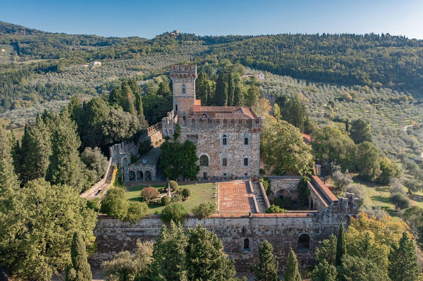 Majestátní zámek nedaleko Florencie hledá nového majitele: Objevte tisíciletou historii v kouzelné krajině Toskánska
