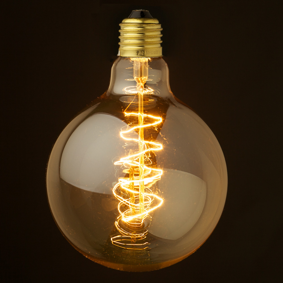 Vintage žárovky vydávají teplé a nažloutlé světlo a dokonale tak imitují klasické wolframové vlákno.