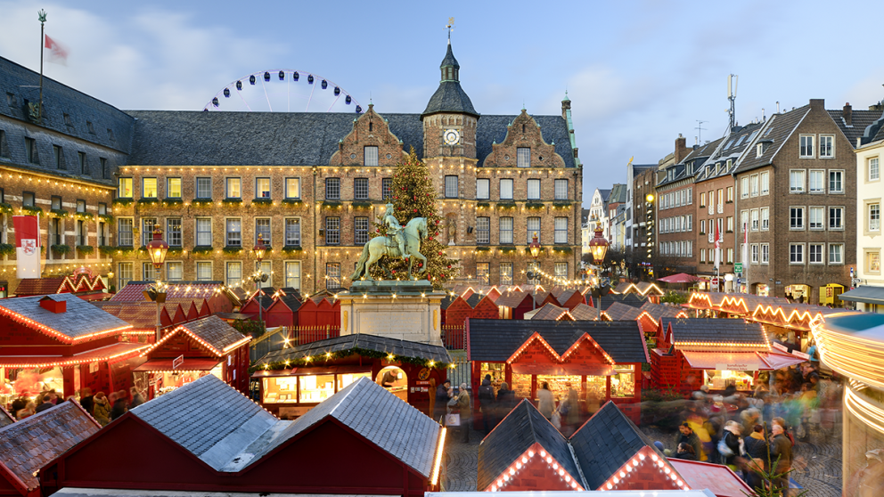 Adventní trh na náměstí Altstadt-Markt