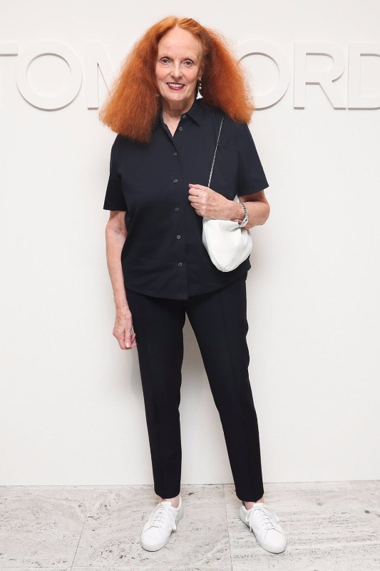 Grace Coddington je dnes už bývalá kreativní ředitelka amerického Vogue. Svůj odchod oznámila v lednu 2016.