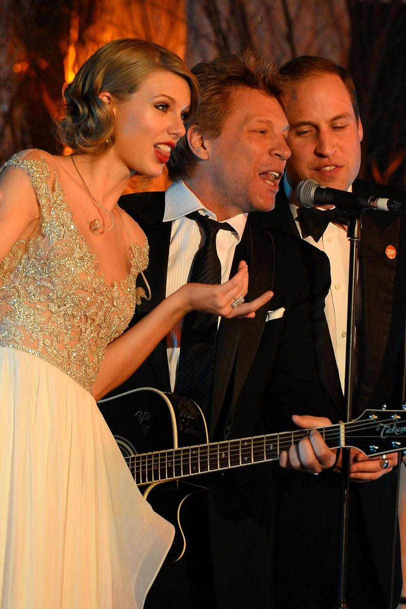 26. listopadu 2013

Taylor vystoupila na události Centrepoint v Kensingtonském paláci společně s princem Williamem a Jonem Bon Jovim na jednom pódiu a zazpívala si s nimi rockový hit&nbsp;Livin' On A Prayer.
