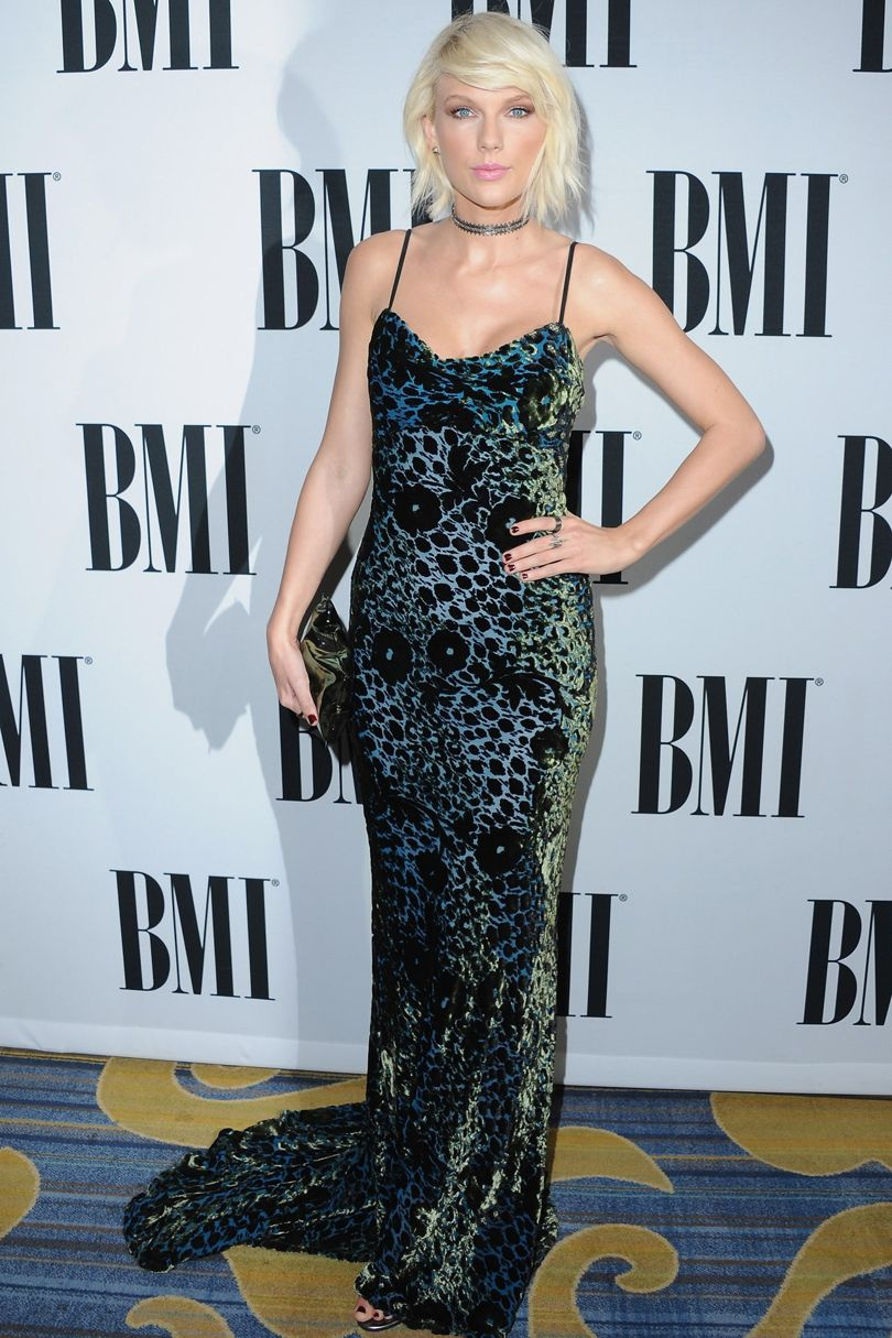 10. května 2016

Na udílení cen&nbsp;BMI Pop Awards v šatech od&nbsp;Monique Lhuillier.
