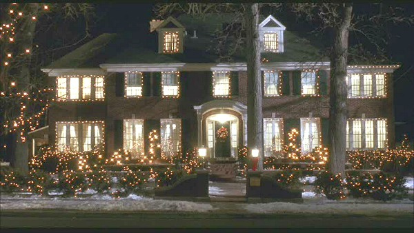 Dům rodiny McAllisterových z filmu&nbsp;Sám doma&nbsp;(1990)

Tento dům asi netřeba představovat, každý, kdo o Vánocích kouká na televizi, ho dobře zná.
