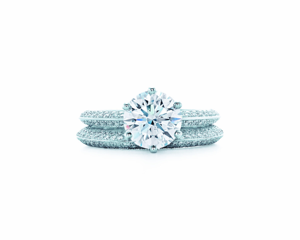 Tiffany&nbsp;

Ve valentýnské kolekci&nbsp;nemůže chybět nejznámější symbol pravé lásky, legendární prsten Tiffany Setting.
