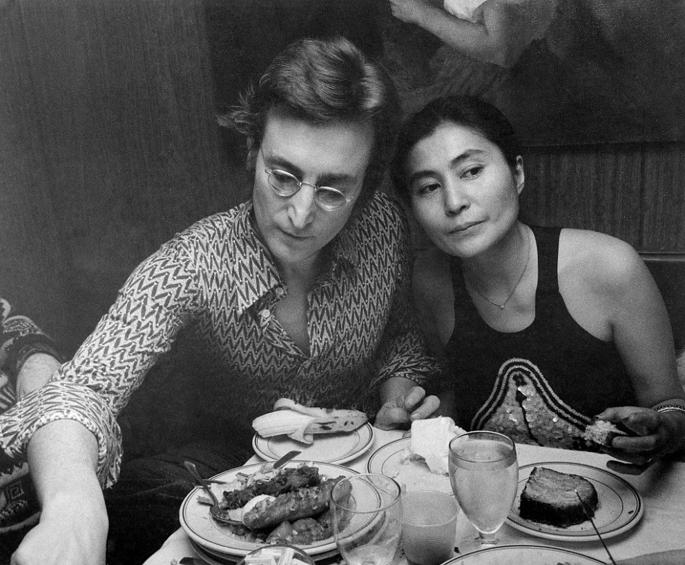 1972

John a Yoko na večeři v Německu
