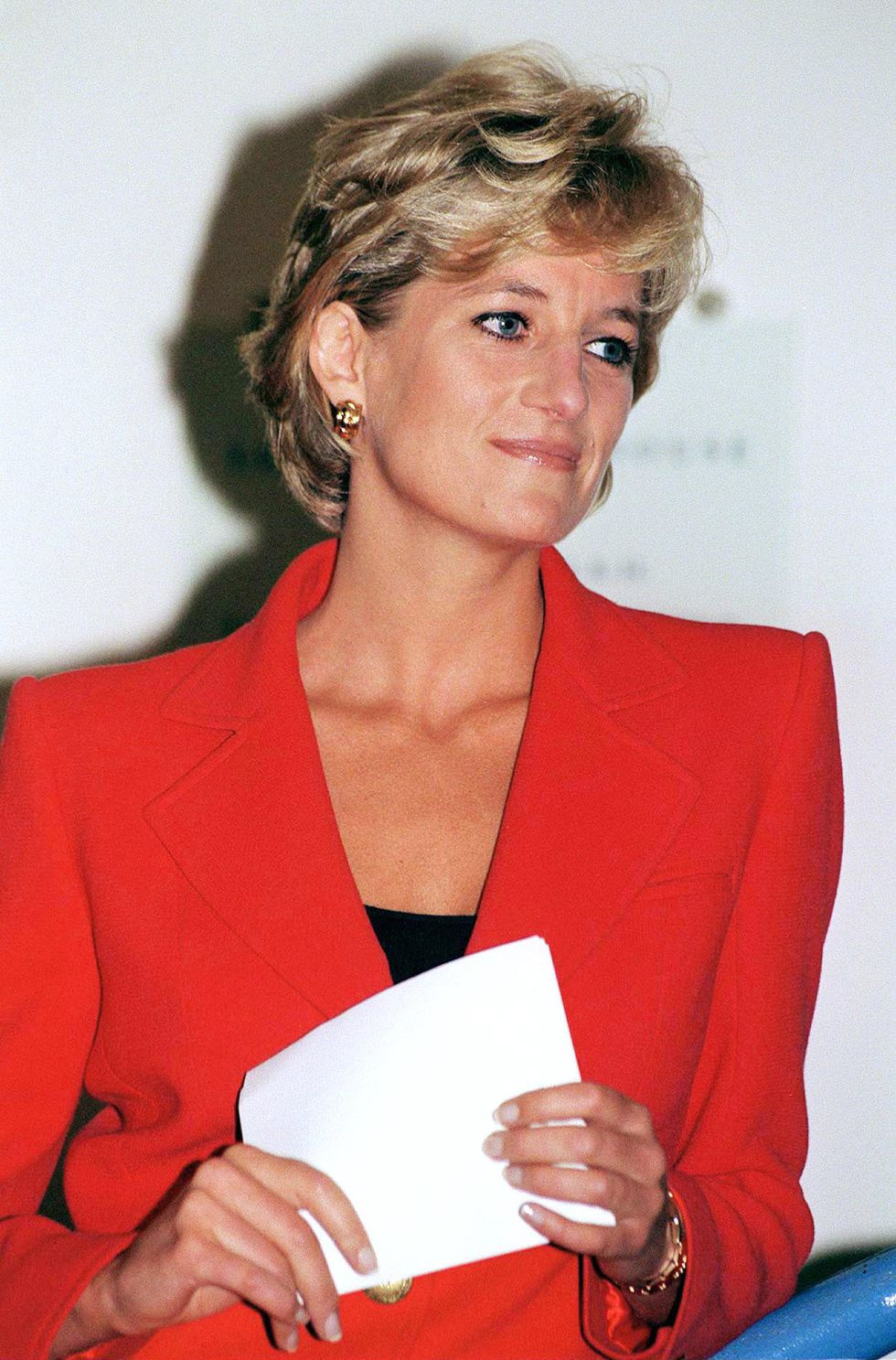 16. Vždy&nbsp;psala děkovné dopisy

Diana byla známá pro psaní děkovných karet každému, kdo jí dal dárek. Údajně napsala poděkování všem, kteří po narození přinesli princi Williamovi dary. Bylo jich tisíce. Některé ručně psané dopisy byly vydraženy od 2 000 do 2 000 000 dolarů, v závislosti na obsahu a jejich jedinečnosti.
