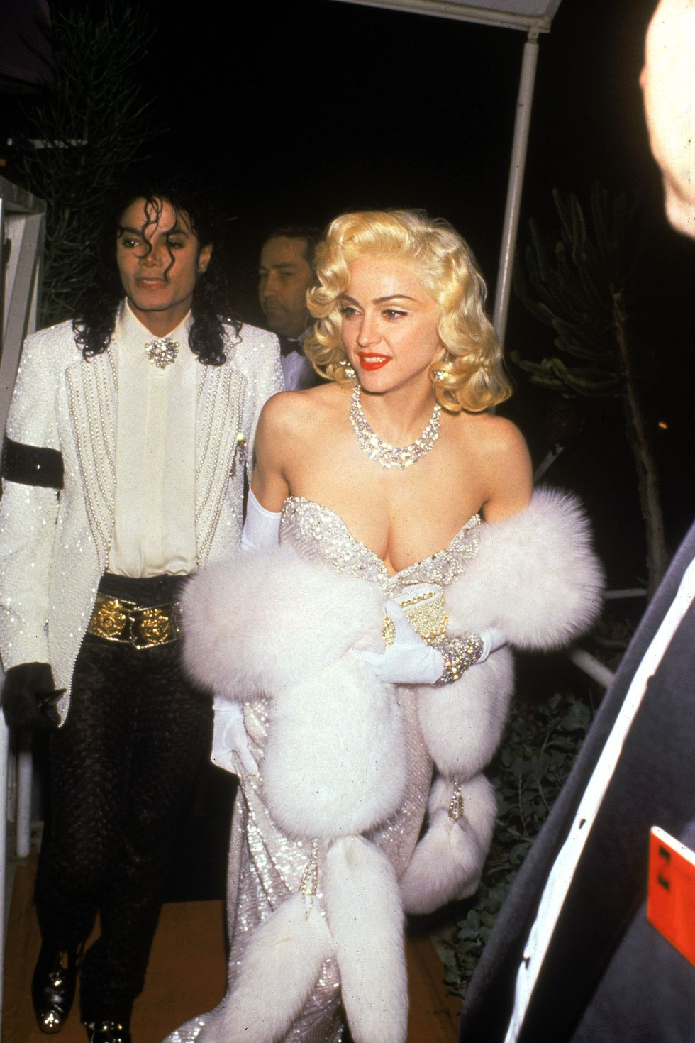 1991

Madonna jako Marilyn Monroe na předávání Oscarů v doprovodu Michaela Jacksona.
