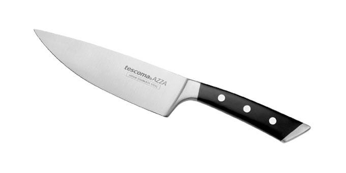 Univerzální kuchařský nůž je základ kuchyně. 