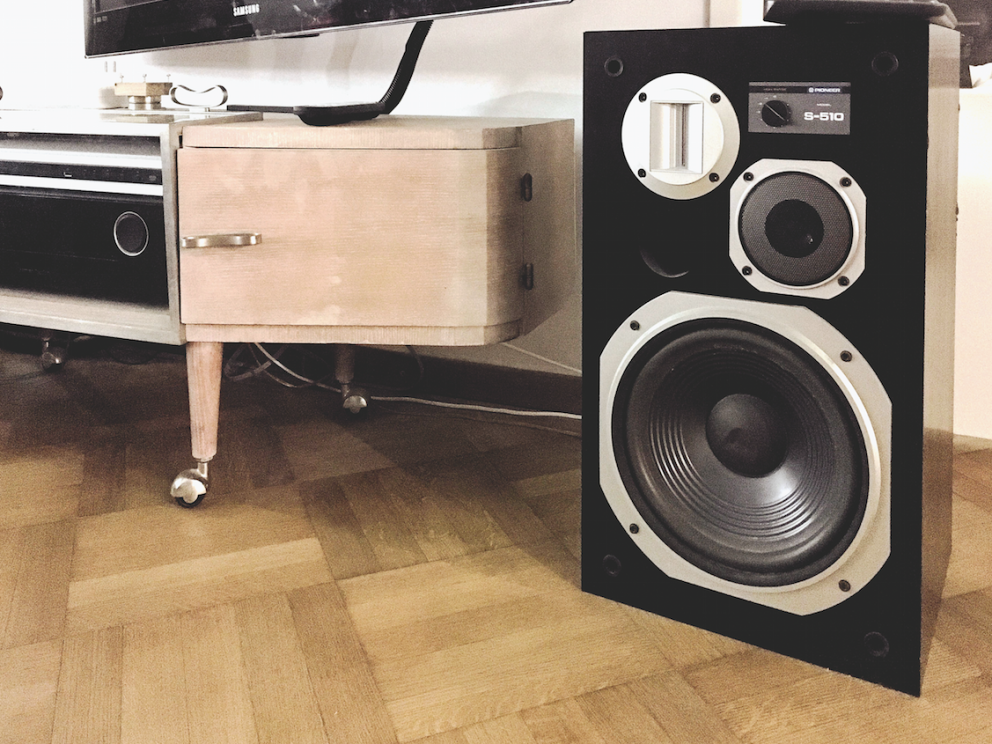 Dobrý zvuku je základem dobrého bydlení. A reproduktory Pioneer cs-s510 prověřenou klasikou.
