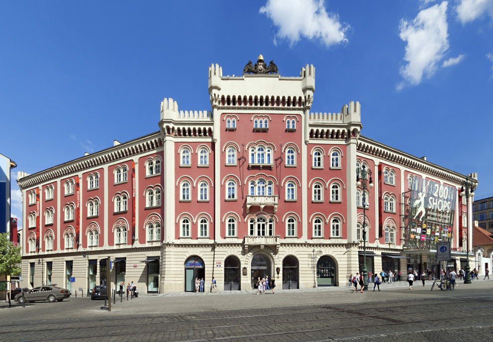 PALLADIUM je moderní nákupní centrum s nejširší nabídkou obchodů, restaurací a služeb uprostřed historické Prahy.