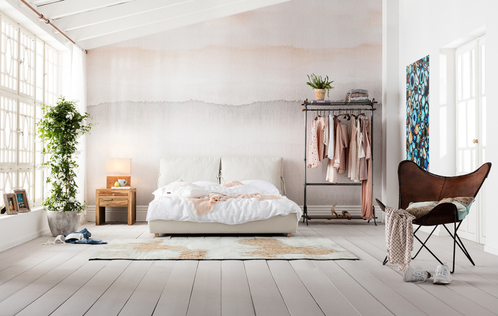 V ložnici použijte spíše jemné barvy zemitých tónů, příliš syté barvy a výrazné kontrasty by vás jen rušily. Foto: Kare Design