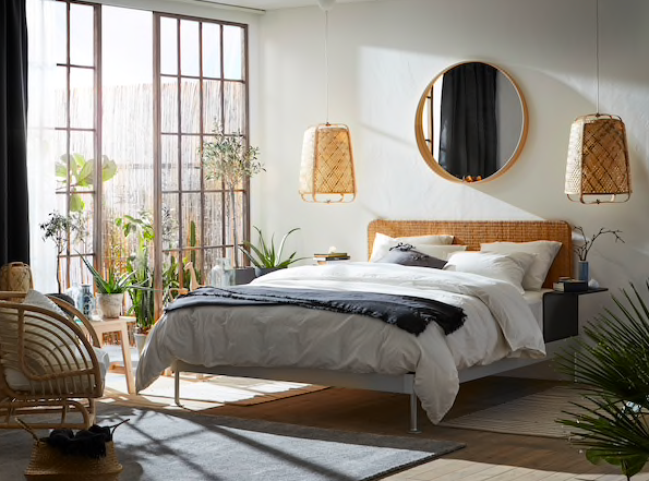 Ložnice by měla být zařízena přírodními materiály, v nichž se cítíme mnohem příjemněji. Foto: Ikea