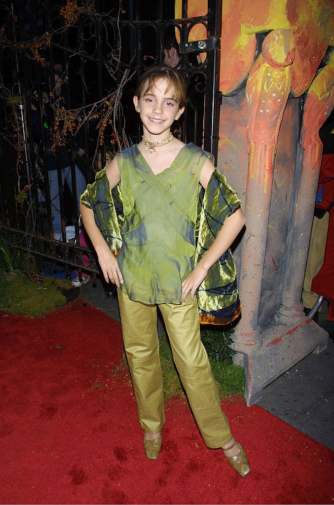 2001

I na premiéře v New Yorku Emma dokázala, že se nebojí odvážných kombinací.
