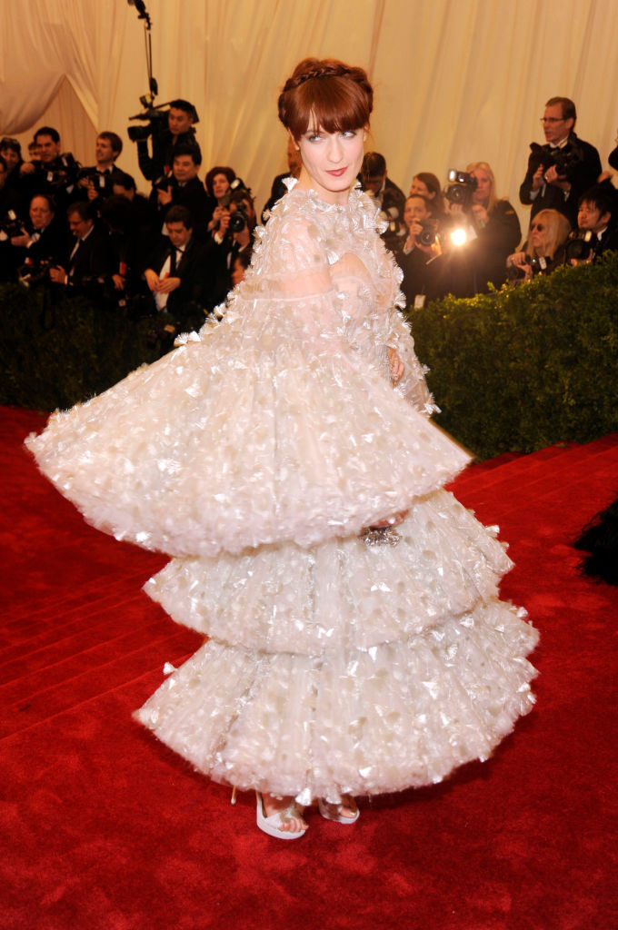 2012

Florence Welch v šatech Alexander McQueen

