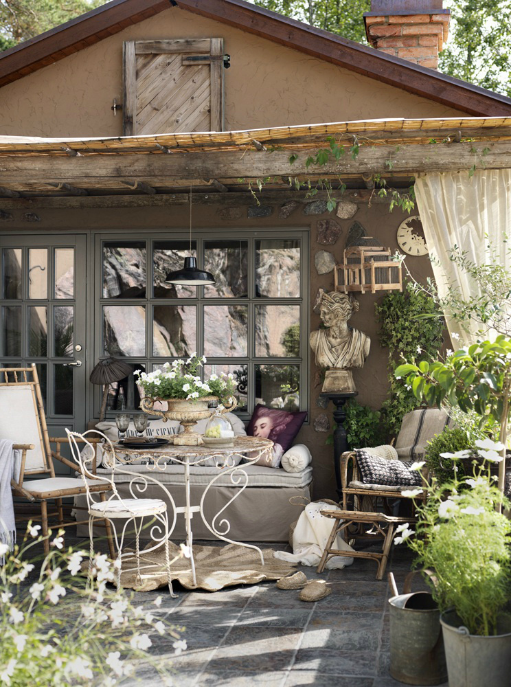 Interiér zařízený ve stylu Provence nabízí dobovou romantiku s moderním vybavením.