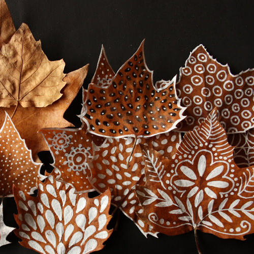 DIY dekorace u podzimního listí pro malé i velké