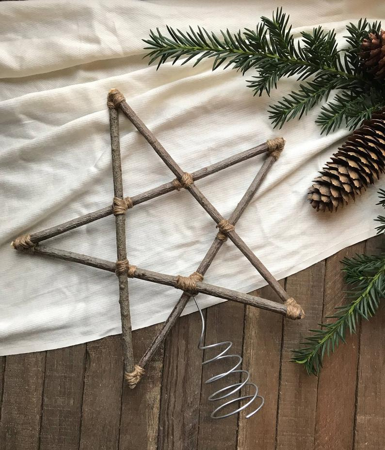 Vánoční hvězdu na stromek vyrobte z klacíků