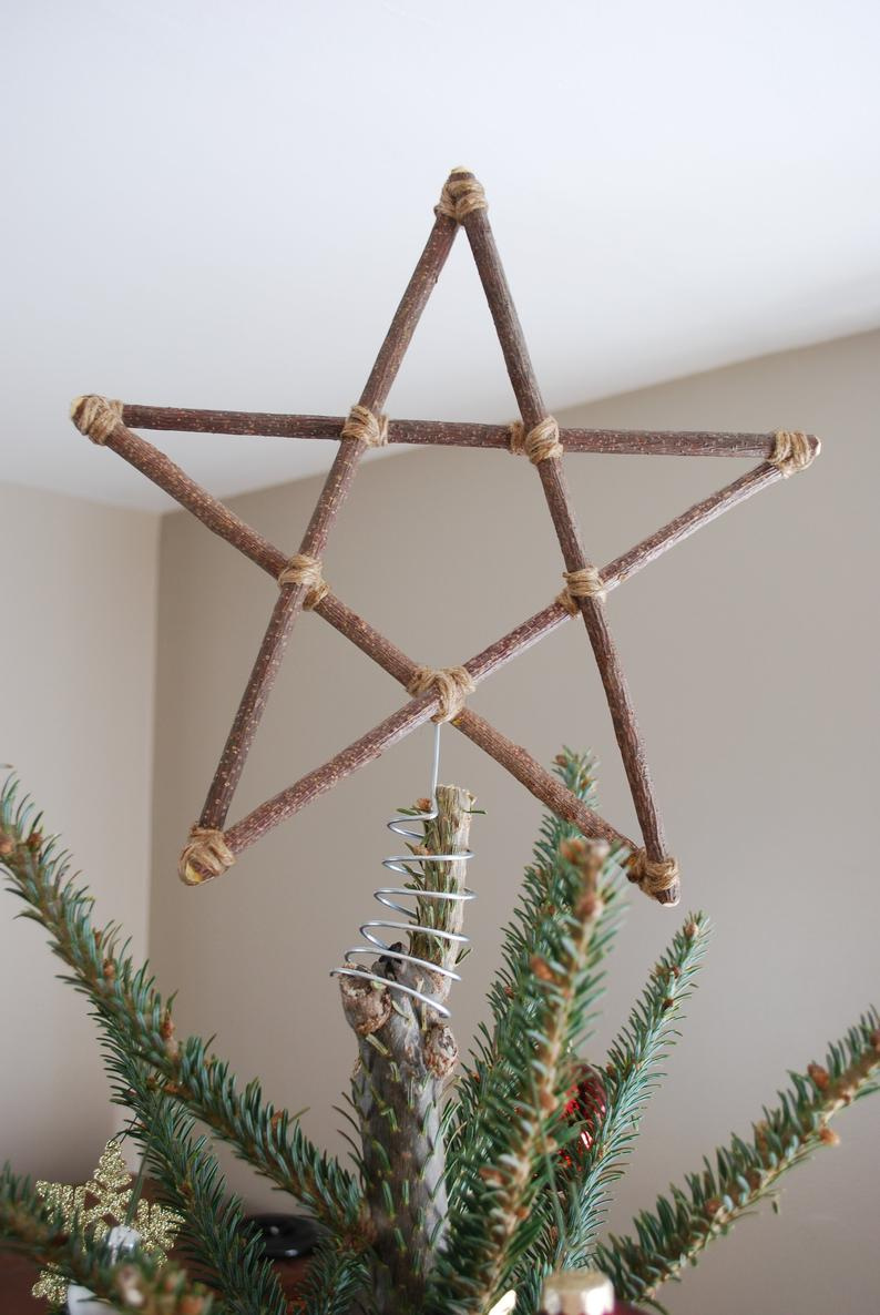 Vánoční hvězdu na stromek vyrobte z klacíků