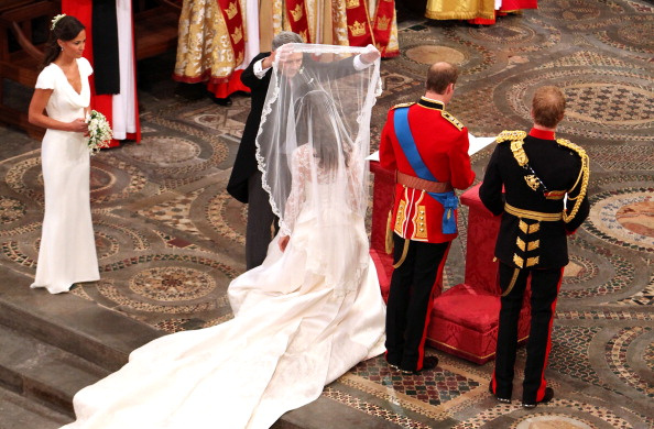 Až do roku 2011 členové britské královské rodiny nemohli vstoupit do manželství s katolíkem. Dnes už se na víru budoucího partnera nehledí.

