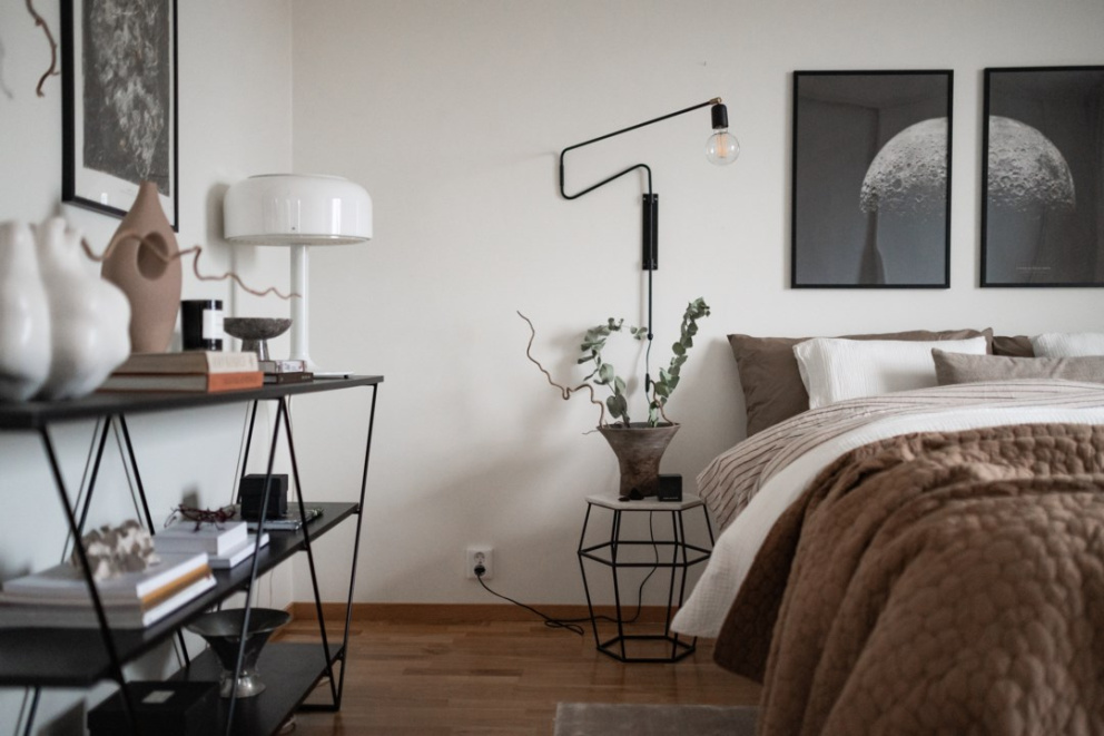 Světlý byt v novostavbě zařízený podle současný trendů skandinávského designu