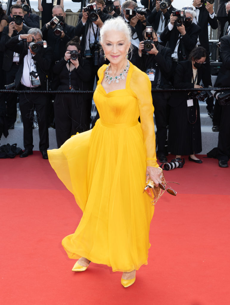 Na žlutou barvu vsadila také v Cannes.
