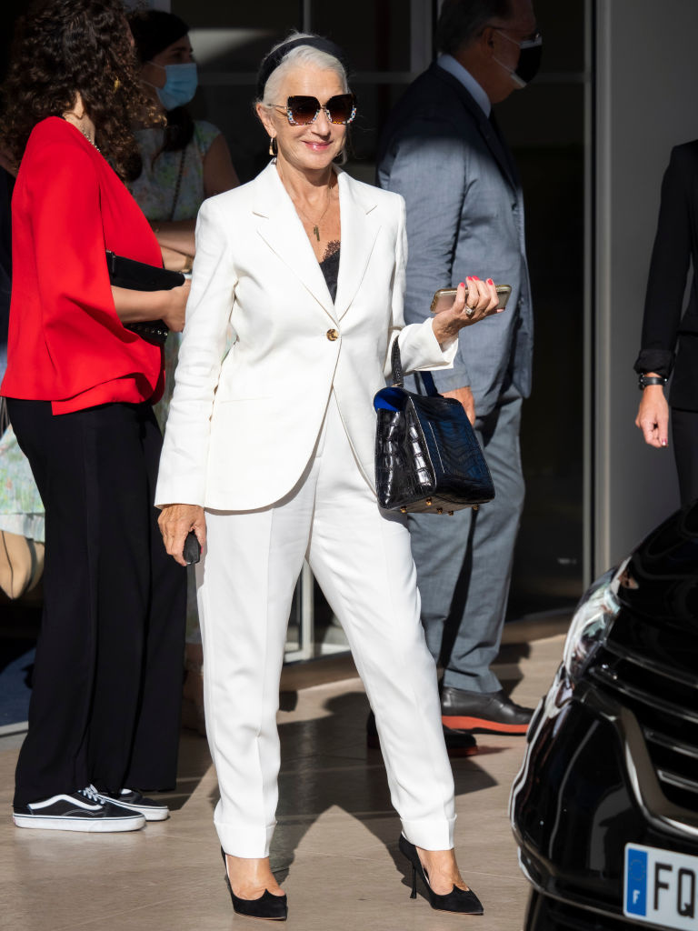 V tomto outfitu dorazila Helen Mirren na filmový festival v Cannes v loňském roce.
