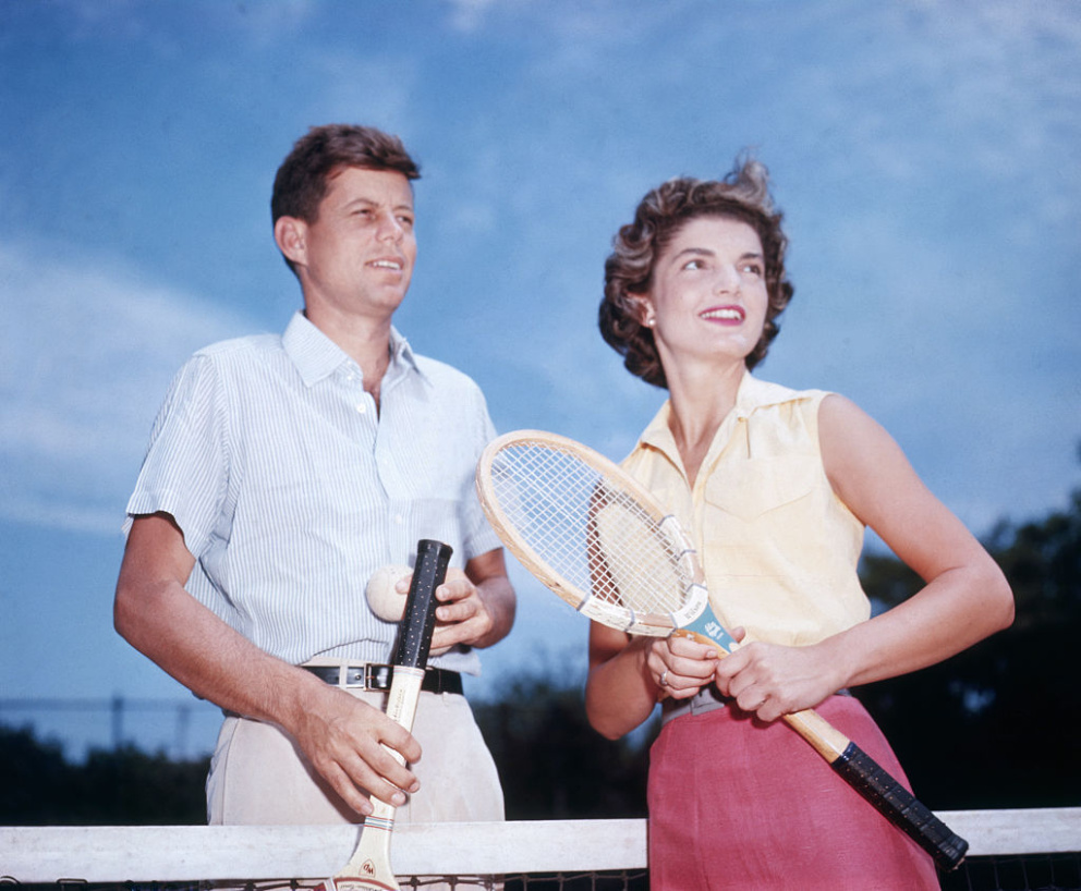 1953

Snoubenci rádi hráli tenis.
