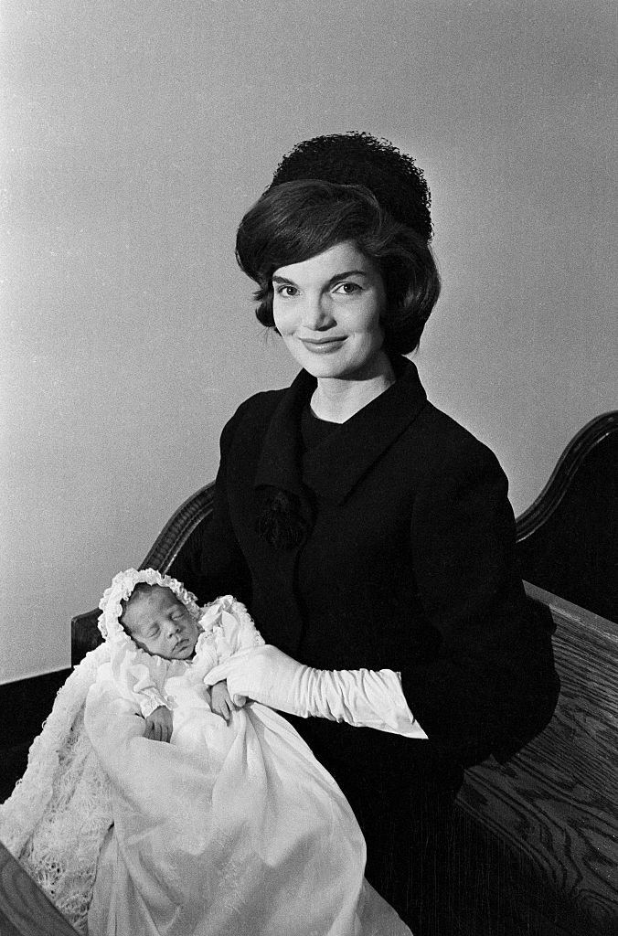 1960

První fotografie čerstvě narozeného syna.
