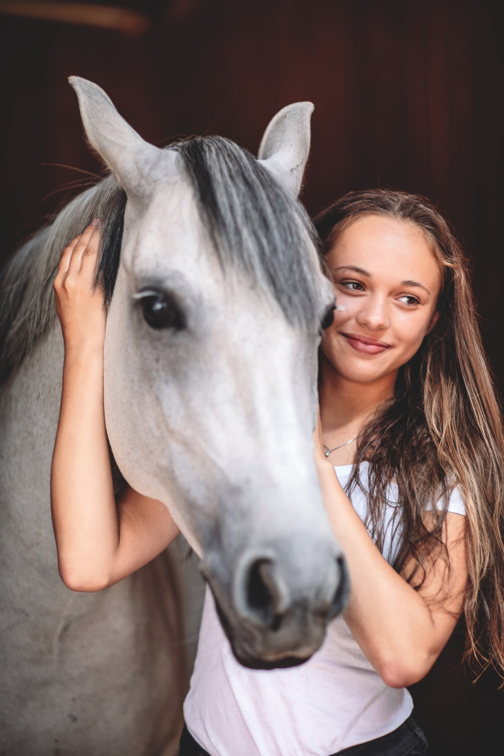 Starší dcera Bára miluje koně