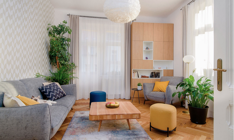 Pražský byt pro čtyřčlennou rodinu prošel kompletní rekonstrukcí, aby si jeho majitelé splnili sen o příjemném a nadčasovém bydlení