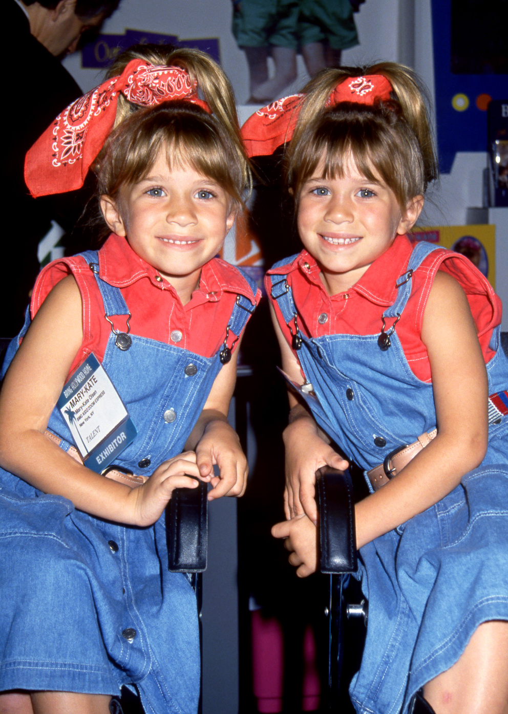Dvojčata Olsenova jako děti

Ashley a Mary-Kate Olsenovy byly těmi nejroztomilejšími hvězdami sitcomu Plný dům, kde působily od svých devíti měsíců do osmi let. Vedle toho spolu byly i v několika dalších filmech, seriálech a televizních show.
