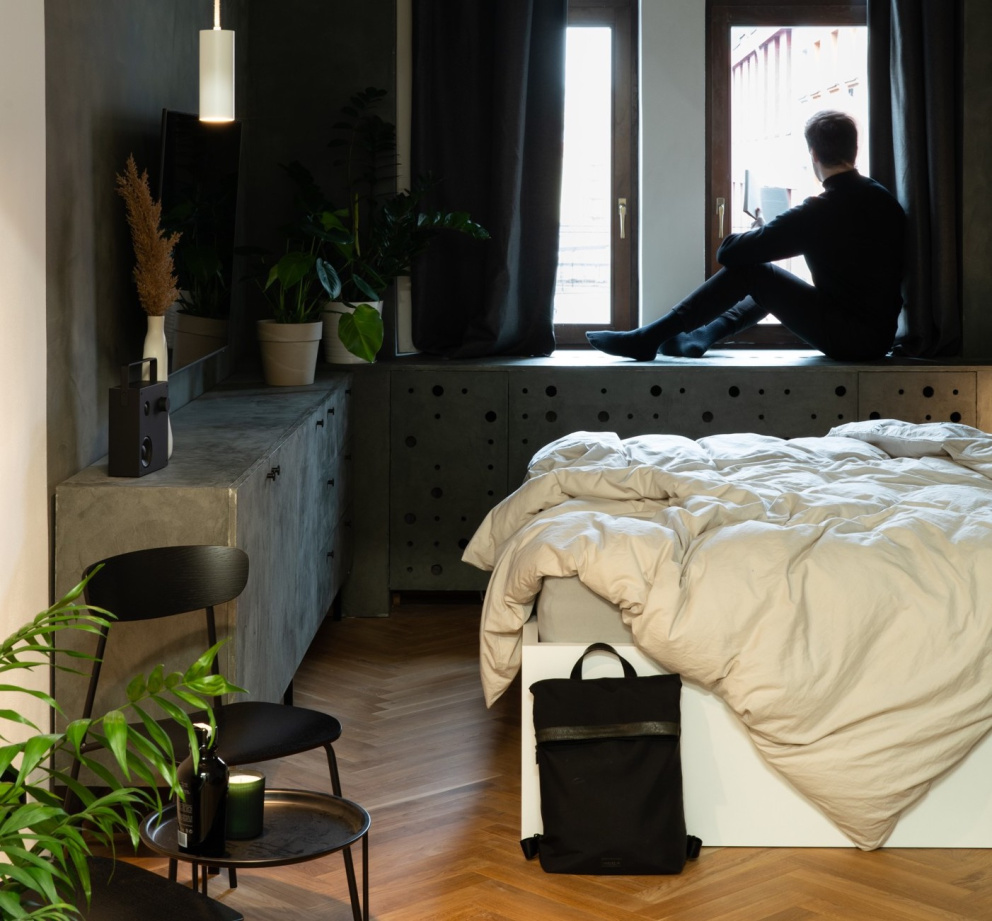 Zapomeňte na stereotypní design: Tento mini byt v Libni se stal symbolem revoluce bydlení