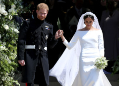 19. května to bude přesně rok od toho, kdy si princ Harry vzal americkou herečku Meghan Markle. Krásná svatba proběhla v kapli sv. Jiří na hradě Windsor a údajně přinesla britské ekonomice zhruba půl milionu liber.