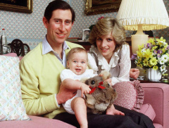 Princ Charles a princezna Diana s princem Williamem ve svém bytě v Kensingtonském paláci. 