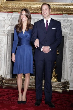 Listopad 2010

Tento účes zvolila Kate Middleton na focení oficiálního zásnubního portrétu.