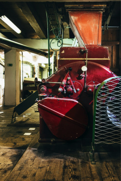 Ve mlýně stále fungují také stroje firmy Prokop&amp;synové, která byla ve 20. ltech minulého století největším výrobcem mlynářských strojů