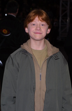Rupert Grint jako dítě

Ruperta Grinta si nejspíše pamatuje každý díky jeho vtipným grimasám a obdivuhodné práci s hlasem v roli Rona Weasleyho.