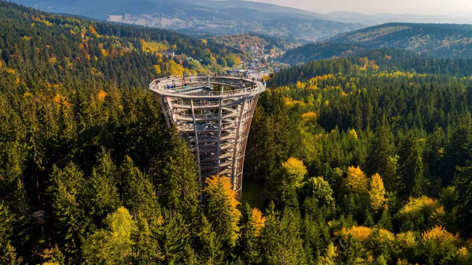 Podzim plný dobrodružství na Stezce korunami stromů v Krkonoších, děti mají vstup zdarma