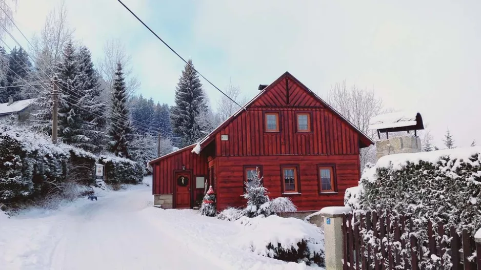 Roubenka Smržovka: Kouzelné útočiště v srdci Jizerek, které si zamilujete na první pohled