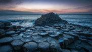 Obrovské kamenné násepy v Severním Irsku
