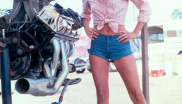 Michelle Pfeiffer

Tenhle outfit můžete s přehledem obléct i letos v létě a stále budete trendy. Michelle Pfeiffer v 80. letech zářila ve filmech Zjizvená tvář nebo legendární Čarodějky z Eastwicku a všichni chtěli vypadat jako ona.

 