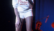 Olivia Newton John

Olivii známe z Pomády jako Sandru Dee všichni, ale poté všechny dostala také v jejím klipu k písničce Physical.