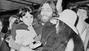 1968

John, Yoko a její dcera Kyoko Chan Cox (její otec je Anthony Cox)