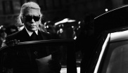 Lagerfeld - důvěrné (Lagerfeld Confidential, 2007)

Jak vypadá den v životě Karla Lagerfelda? Lagerfeld - důvěrné zobrazuje každodenní život tohoto návrháře, který si přísně střeží své soukromí. V dokumentu ho však kamera mohla sledovat například v jeho pařížském chaotickém bytě nebo v soukromém letadle. Diváci mají tak příležitost alespoň trochu zjistit, co se skrývá za černými brýlemi slavného návrháře.