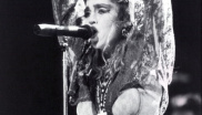 1984

Hned na jednom z prvních koncertů ukázala podprsenku, přes kterou jí vysel náhrdelník s křížem. Na tu dobu velice odvážný krok.