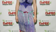 2006

Svým outfitem na udílení Empire Awards nás Emma moc nenadchla, ale víme, že si v dalších letech skóre o mnoho vylepšila
