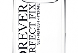  Fixační sprej Forever Perfect Fix, Dior, 1150 Kč   