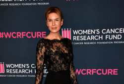 Na akci Women's Cancer Research Fund si Renée Zellweger oblékla černé šaty s krajkou.