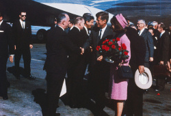 1963

Jedna z posledních fotografií s manželem Johnem Kennedym.